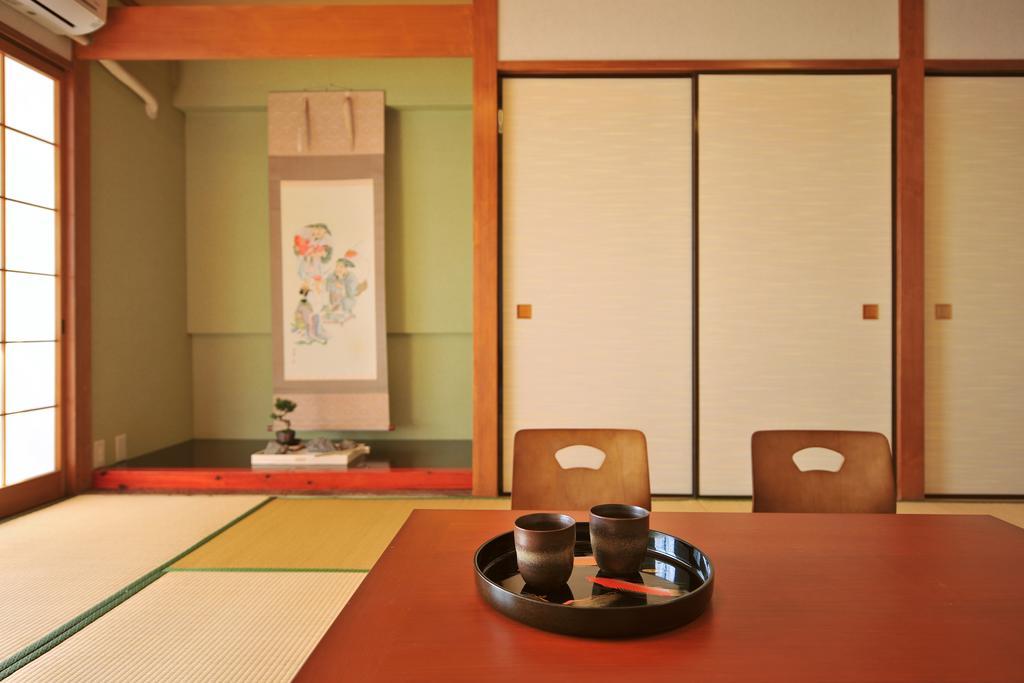 Onsen Hostel Hinoemi Atami  Zimmer foto